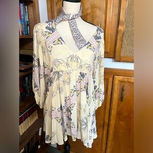 Boot barn dress. Size M. Cream color w a paisley print  Worn once.
